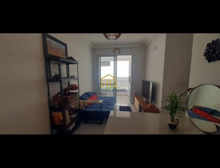 Apartamento no Bairro Estreito em Florianópolis com 2 Dormitórios (1 suíte) - A2409