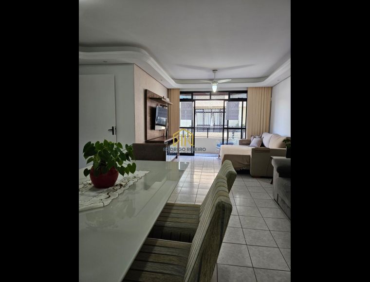 Apartamento no Bairro Estreito em Florianópolis com 3 Dormitórios (1 suíte) - A3366