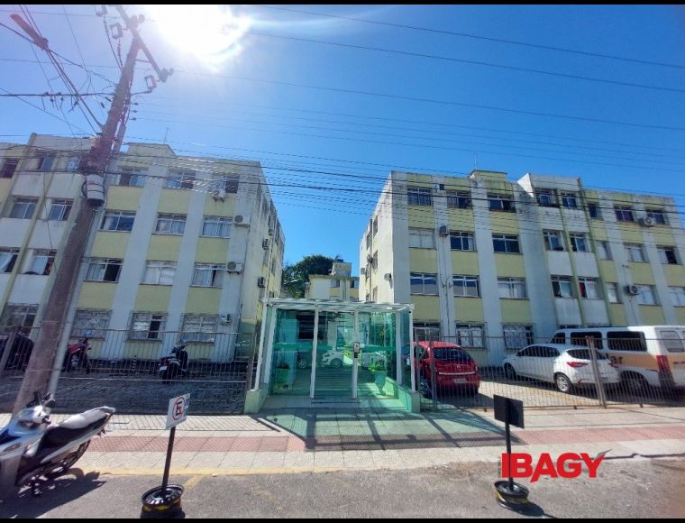 Apartamento no Bairro Estreito em Florianópolis com 2 Dormitórios e 43.97 m² - 123244