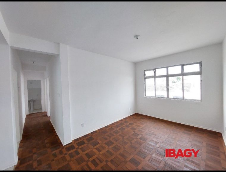 Apartamento no Bairro Estreito em Florianópolis com 3 Dormitórios (1 suíte) e 78.73 m² - 101962