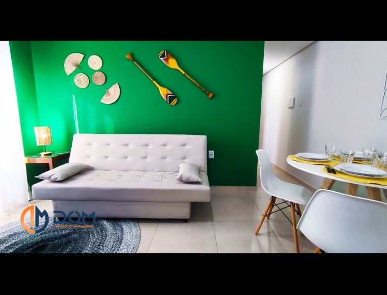 Apartamento no Bairro Ingleses em Florianópolis com 2 Dormitórios (1 suíte) e 64 m² - AP1570