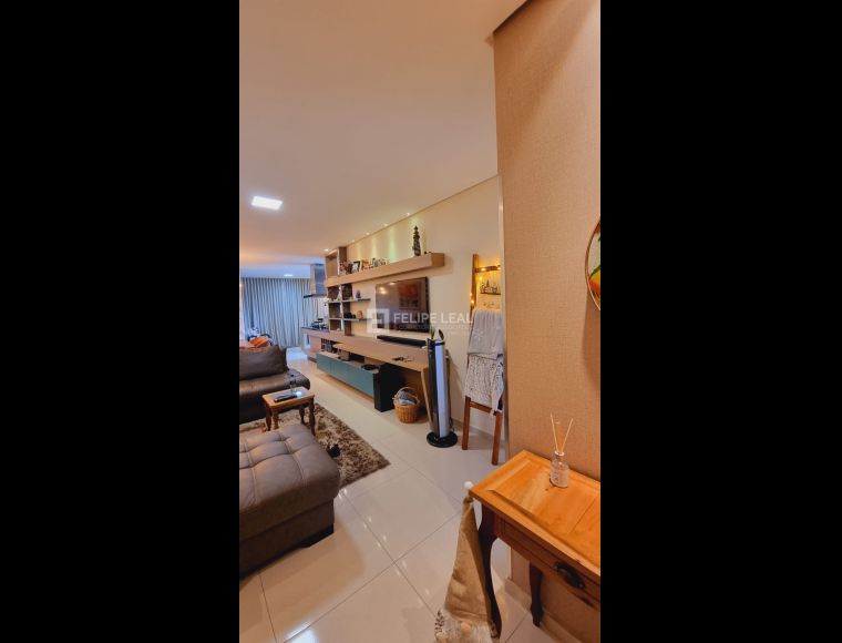 Apartamento no Bairro Ingleses em Florianópolis com 3 Dormitórios (1 suíte) e 180 m² - 18475