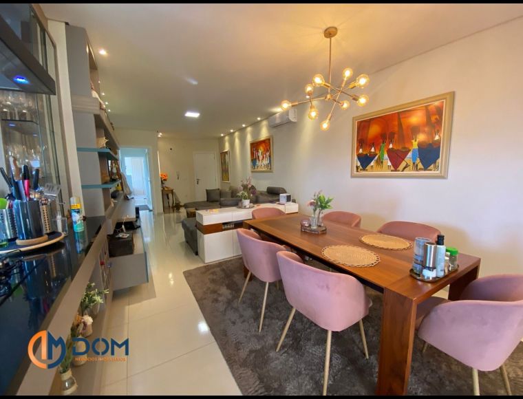 Apartamento no Bairro Ingleses em Florianópolis com 3 Dormitórios (1 suíte) e 135 m² - 697
