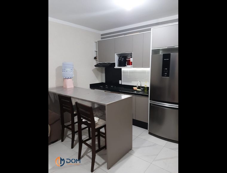 Apartamento no Bairro Ingleses em Florianópolis com 2 Dormitórios (1 suíte) e 63 m² - 415