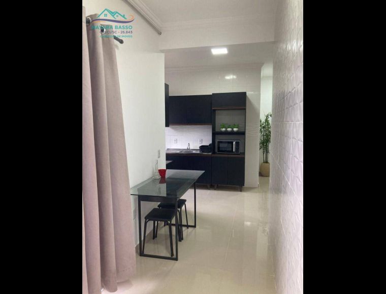 Apartamento no Bairro Ingleses em Florianópolis com 3 Dormitórios (1 suíte) e 96 m² - AP2024