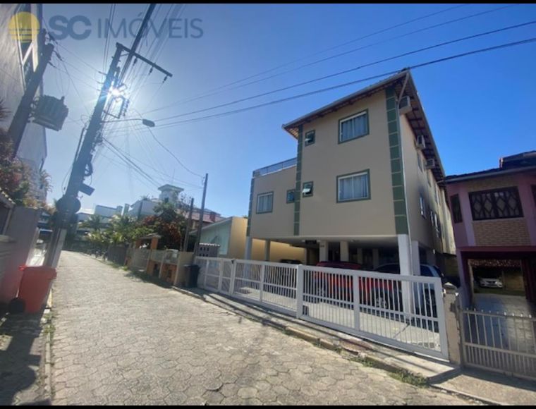 Apartamento no Bairro Ingleses em Florianópolis com 3 Dormitórios (1 suíte) - 16476