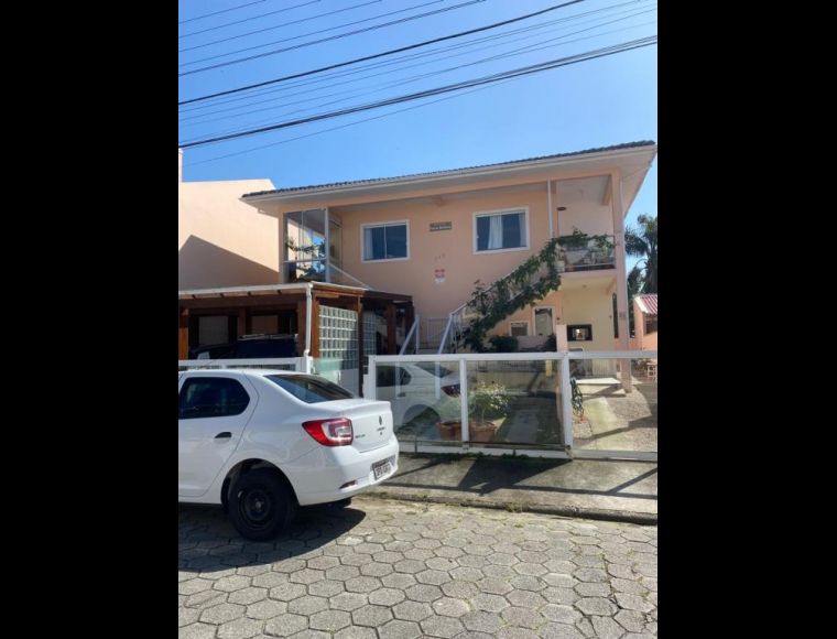 Apartamento no Bairro Ingleses em Florianópolis com 3 Dormitórios (1 suíte) - 16328