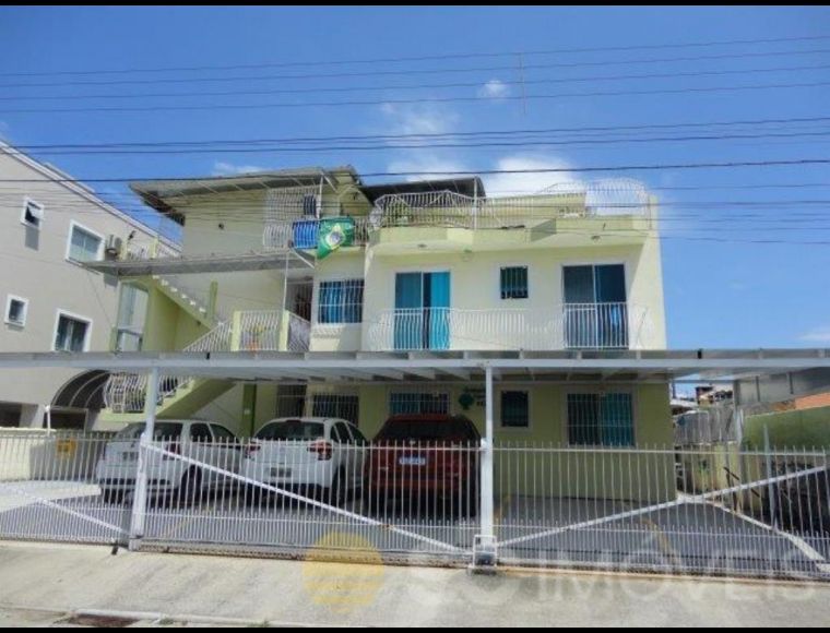 Apartamento no Bairro Ingleses em Florianópolis com 3 Dormitórios (1 suíte) - 15991
