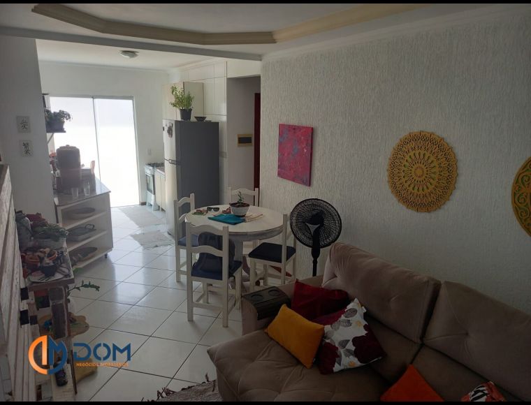 Apartamento no Bairro Ingleses em Florianópolis com 2 Dormitórios (1 suíte) e 125 m² - 960