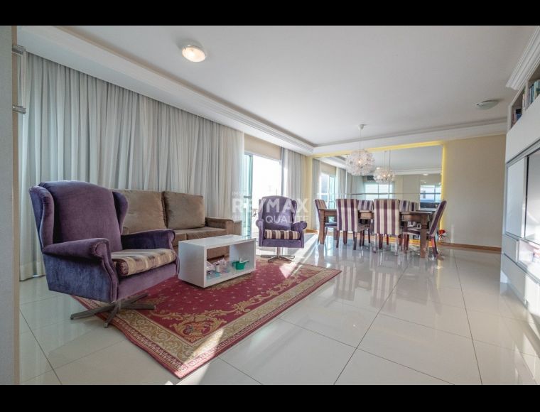 Apartamento no Bairro Ingleses em Florianópolis com 3 Dormitórios (1 suíte) - RMX1332