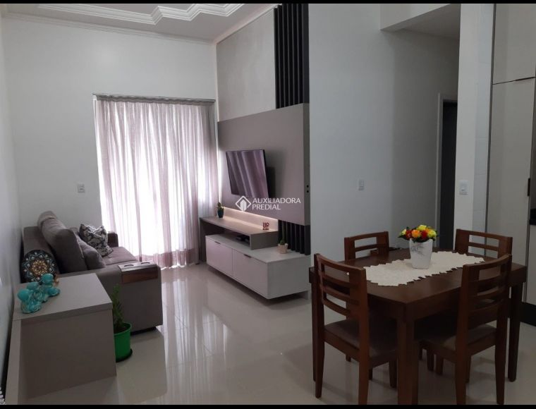 Apartamento no Bairro Ingleses em Florianópolis com 2 Dormitórios (1 suíte) - 415654