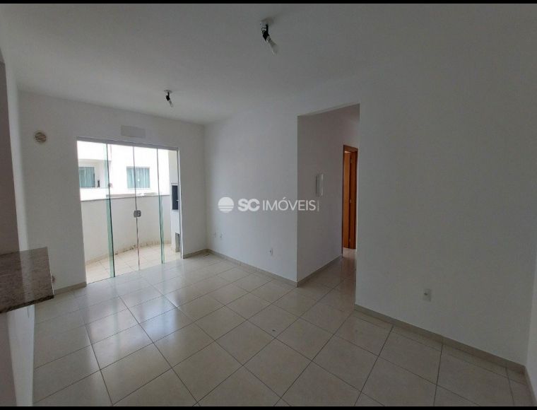 Apartamento no Bairro Ingleses em Florianópolis com 3 Dormitórios (1 suíte) - 12880