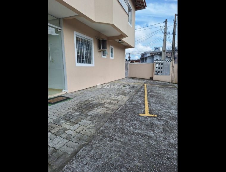 Apartamento no Bairro Ingleses em Florianópolis com 2 Dormitórios (1 suíte) - 17840