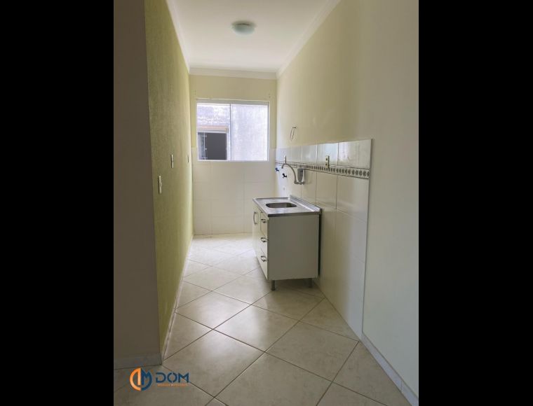 Apartamento no Bairro Ingleses em Florianópolis com 2 Dormitórios (1 suíte) e 70 m² - 1322