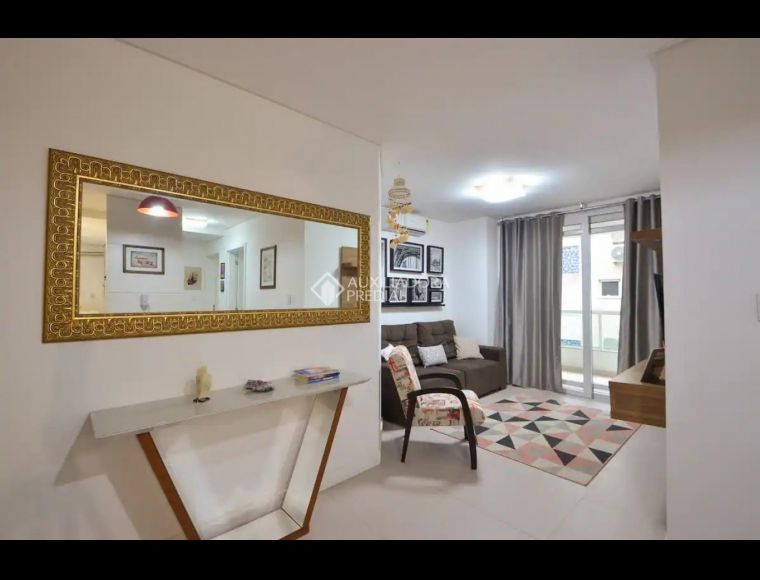 Apartamento no Bairro Ingleses em Florianópolis com 2 Dormitórios (1 suíte) - 474966