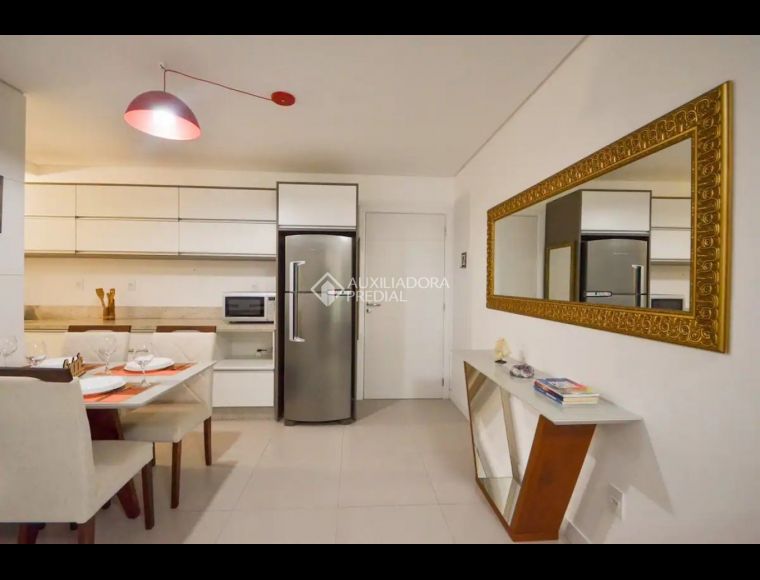 Apartamento no Bairro Ingleses em Florianópolis com 2 Dormitórios (1 suíte) - 474966