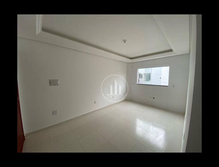 Apartamento no Bairro Ingleses em Florianópolis com 2 Dormitórios (1 suíte) e 58 m² - AP8598