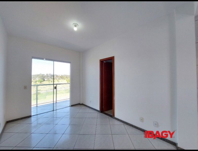 Apartamento no Bairro Ingleses em Florianópolis com 2 Dormitórios e 54 m² - 83676
