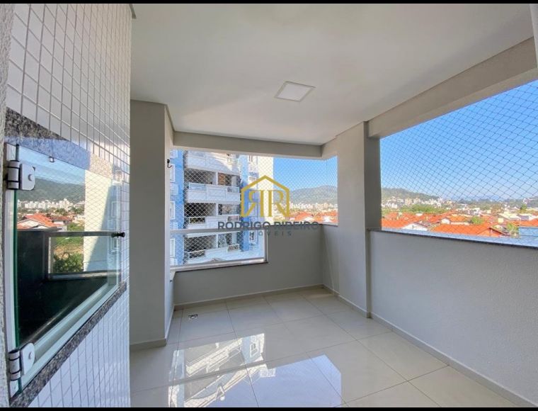 Apartamento no Bairro Itacorubí em Florianópolis com 3 Dormitórios (1 suíte) - A3284