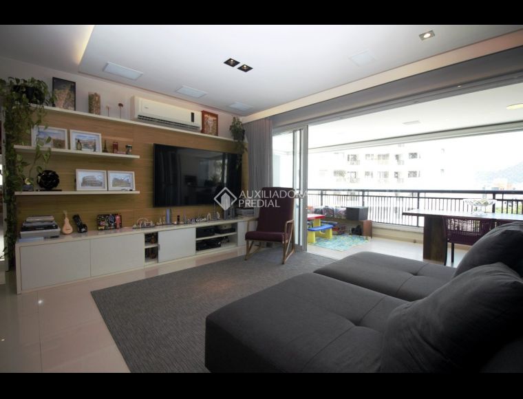 Apartamento no Bairro Itacorubí em Florianópolis com 3 Dormitórios (2 suítes) - 461611