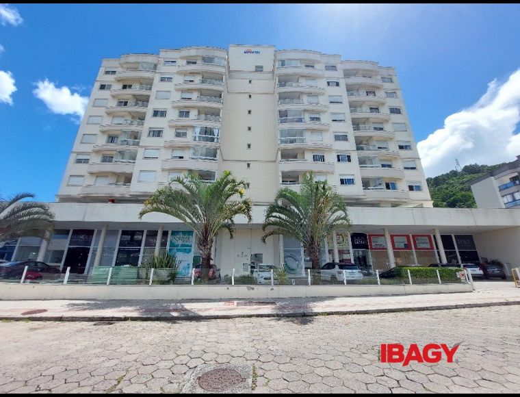 Apartamento no Bairro Itacorubí em Florianópolis com 2 Dormitórios (1 suíte) e 67.7 m² - 122699