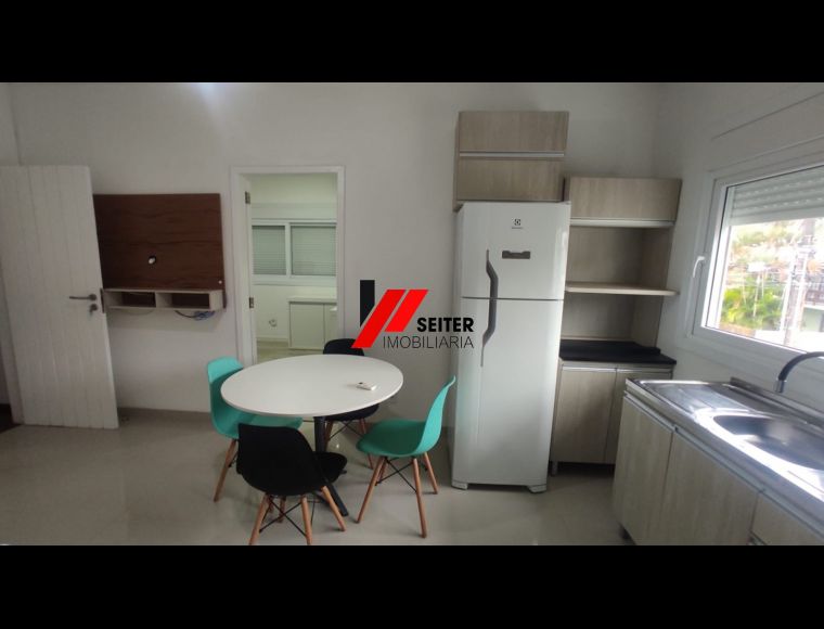 Apartamento no Bairro Itacorubí em Florianópolis com 2 Dormitórios (1 suíte) e 70 m² - AP02414L