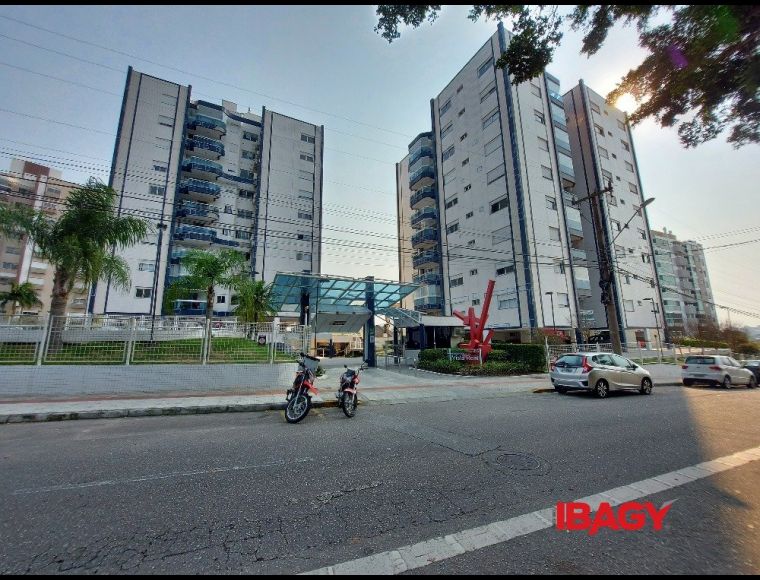 Apartamento no Bairro Itacorubí em Florianópolis com 2 Dormitórios (1 suíte) e 98 m² - 123215