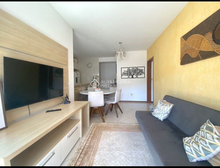 Apartamento no Bairro Itacorubí em Florianópolis com 3 Dormitórios (1 suíte) - 470086