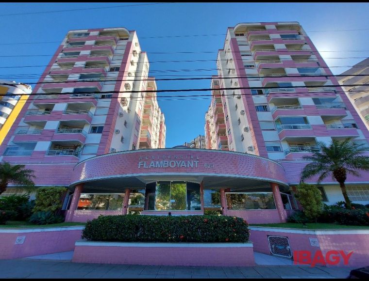 Apartamento no Bairro Itacorubí em Florianópolis com 2 Dormitórios (1 suíte) e 60 m² - 123354