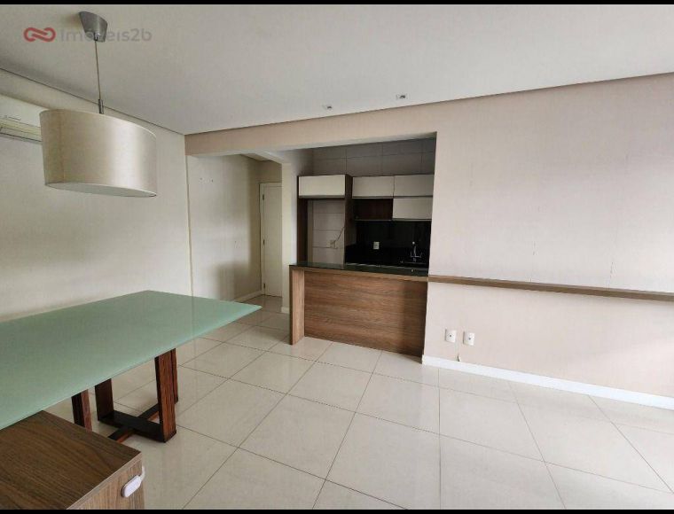 Apartamento no Bairro Itacorubí em Florianópolis com 2 Dormitórios (1 suíte) e 67 m² - AP1268