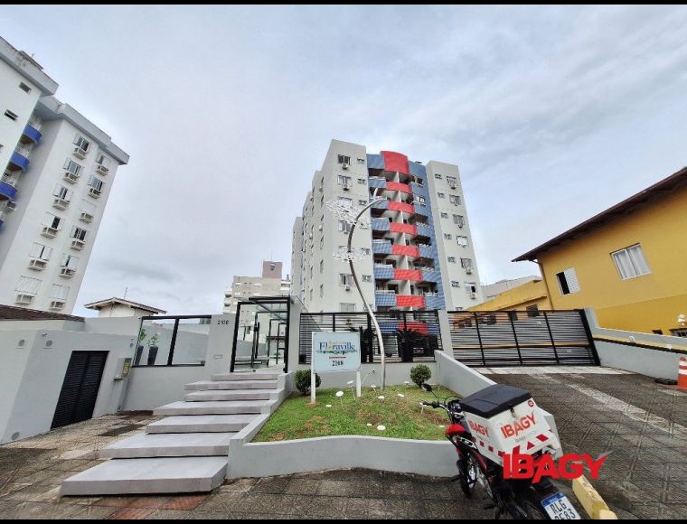 Apartamento no Bairro Itacorubí em Florianópolis com 2 Dormitórios (1 suíte) e 80 m² - 123630