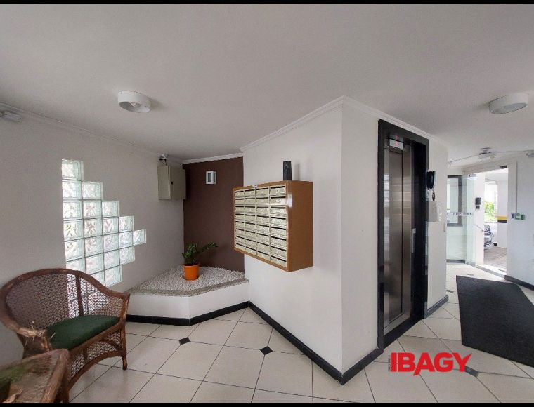 Apartamento no Bairro Itacorubí em Florianópolis com 3 Dormitórios (1 suíte) e 75.5 m² - 108858