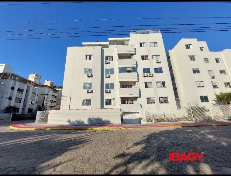 Apartamento no Bairro Itaguaçú em Florianópolis com 3 Dormitórios (1 suíte) e 110 m² - 100276