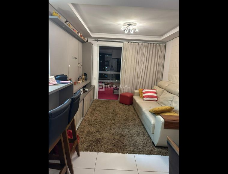 Apartamento no Bairro Jardim Atlântico em Florianópolis com 3 Dormitórios (1 suíte) e 92 m² - 20334