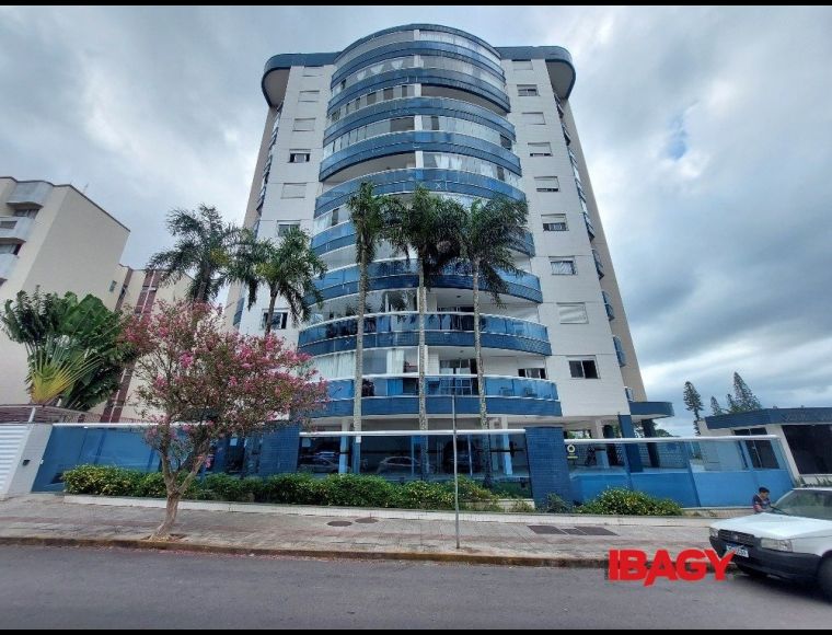 Apartamento no Bairro Jardim Atlântico em Florianópolis com 3 Dormitórios (1 suíte) e 120.8 m² - 122240