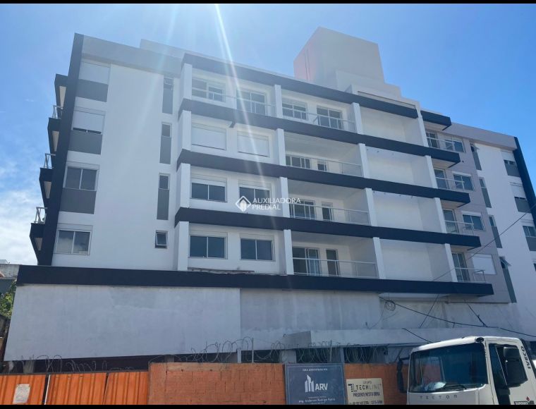 Apartamento no Bairro João Paulo em Florianópolis com 2 Dormitórios (2 suítes) - 393967