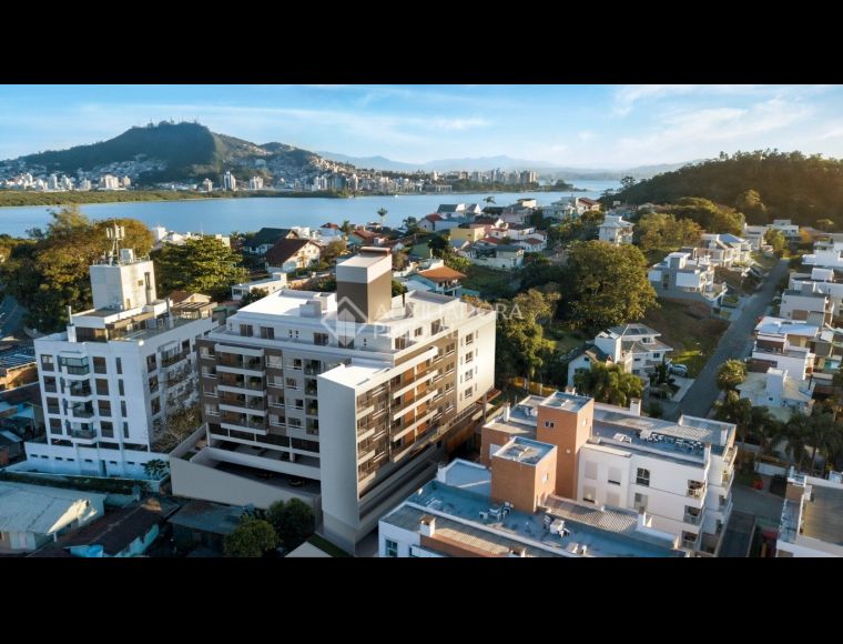 Apartamento no Bairro João Paulo em Florianópolis com 3 Dormitórios (3 suítes) - 362096