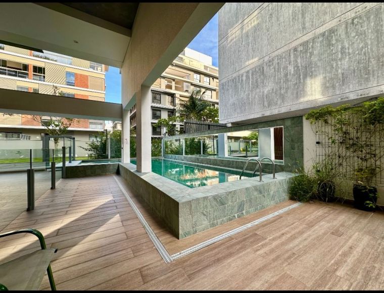 Apartamento no Bairro Jurerê em Florianópolis com 1 Dormitórios (1 suíte) e 72 m² - AP0834