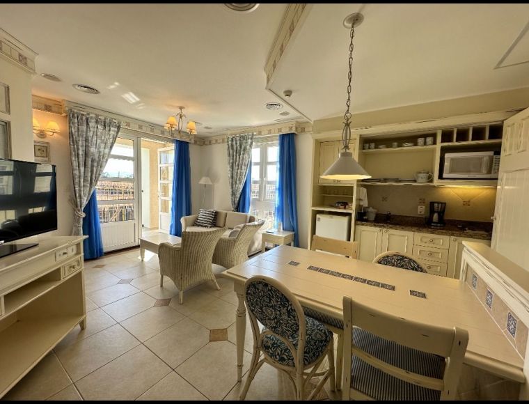 Apartamento no Bairro Jurerê Internacional em Florianópolis com 1 Dormitórios (1 suíte) e 66 m² - FL0059