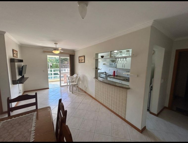 Apartamento no Bairro Jurerê Internacional em Florianópolis com 3 Dormitórios (1 suíte) - 474629