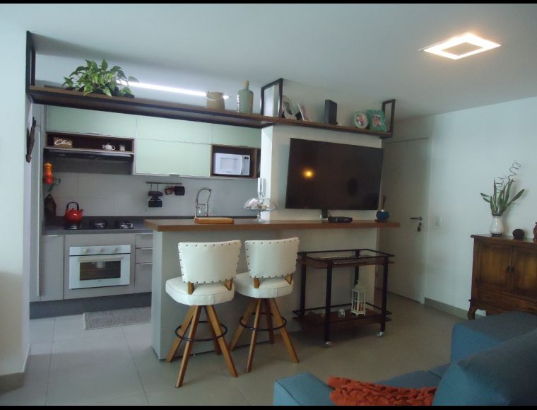 Apartamento no Bairro Monte Verde em Florianópolis com 3 Dormitórios (1 suíte) - 451211