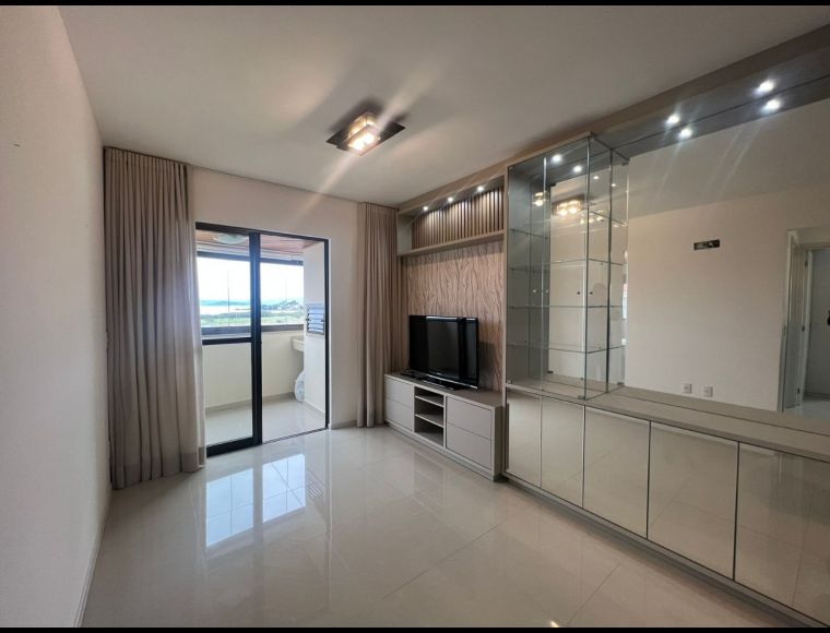 Apartamento no Bairro Pantanal em Florianópolis com 2 Dormitórios (1 suíte) - A2315