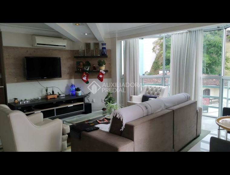 Apartamento no Bairro Pantanal em Florianópolis com 3 Dormitórios (2 suítes) - 357760
