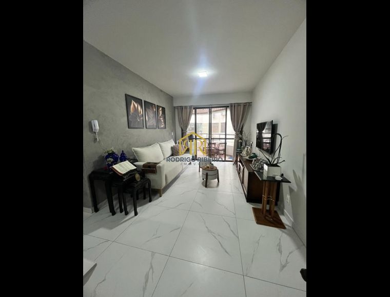 Apartamento no Bairro Ponta das Canas em Florianópolis com 2 Dormitórios (1 suíte) - A2371