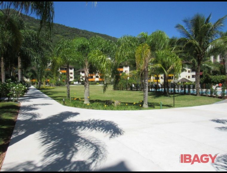 Apartamento no Bairro Saco Grande I em Florianópolis com 3 Dormitórios (1 suíte) e 102.9 m² - 117507