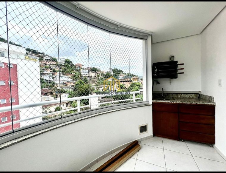 Apartamento no Bairro Saco Grande I em Florianópolis com 2 Dormitórios (1 suíte) - A2419