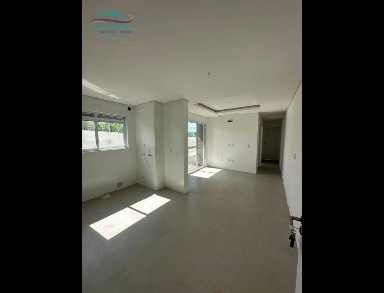 Apartamento no Bairro Santinho em Florianópolis com 2 Dormitórios (1 suíte) e 64 m² - AP2331