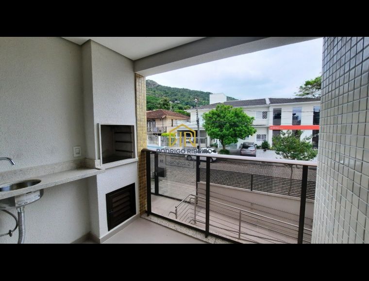 Apartamento no Bairro Trindade em Florianópolis com 2 Dormitórios (1 suíte) - A2078