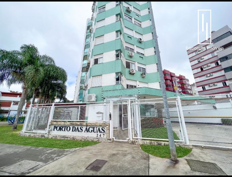 Apartamento no Bairro Trindade em Florianópolis com 3 Dormitórios (1 suíte) - 1254