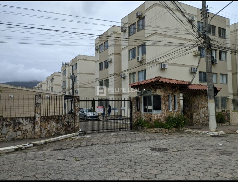 Apartamento no Bairro Trindade em Florianópolis com 3 Dormitórios e 75 m² - 20427